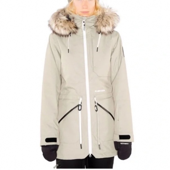 🪞 NEW armada winter snow faux fur coat and ski jacket with hood pockets - Picture 3 of 7
